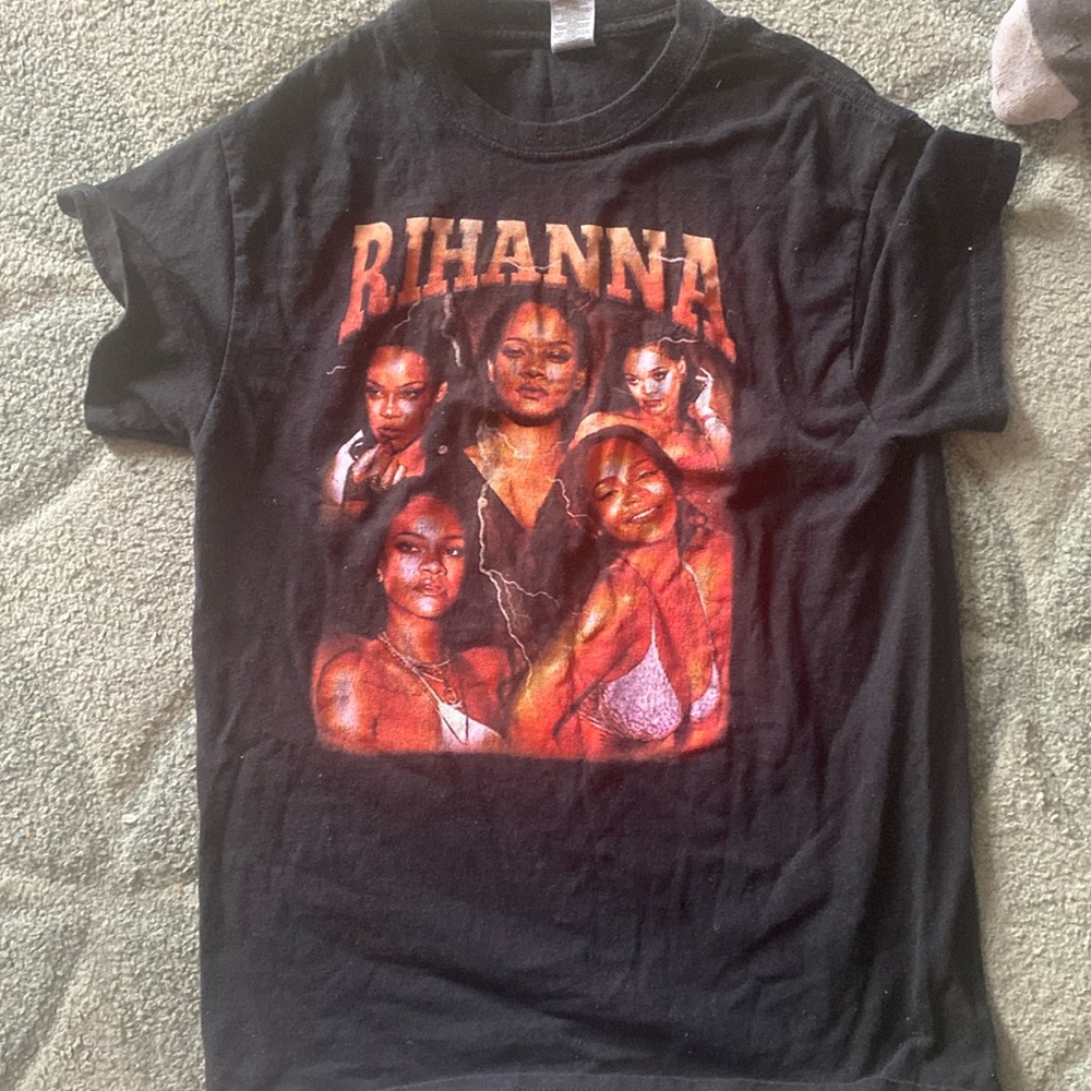 Rihanna Tshirt